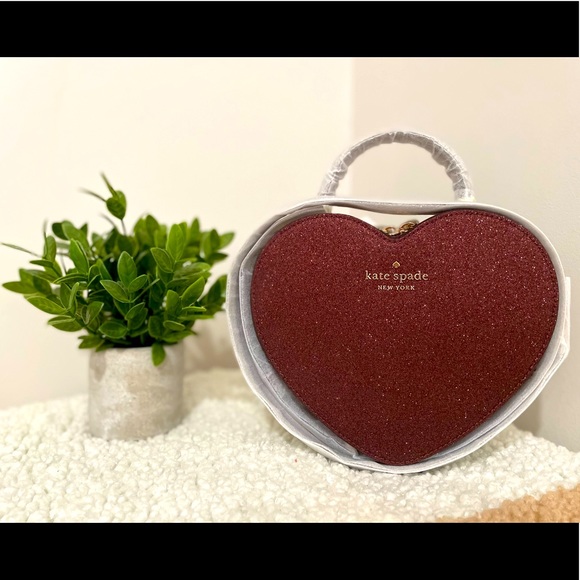 kate spade Handbags - Kate Spade Heart Shape Sling Bag